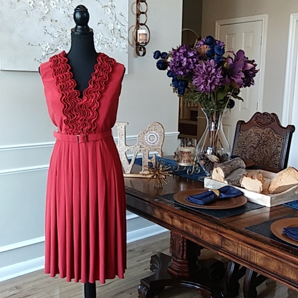Adrianna Papell Ruffle Neckline belted Pleated Dress. Size 8 EUC - Picture 9 of 17